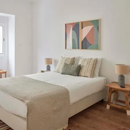 Spacious&light-filled 4br By Timecoler * Amadora