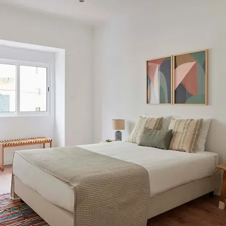 Apartment Spacious & Light-filled 4br By Timecoler