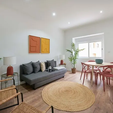 Apartment Spacious & Light-filled 4br By Timecoler *