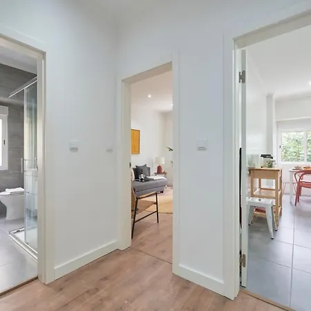 Apartment Spacious & Light-filled 4br By Timecoler *