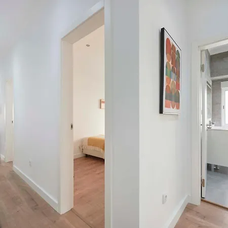 Apartment Spacious & Light-filled 4br By Timecoler