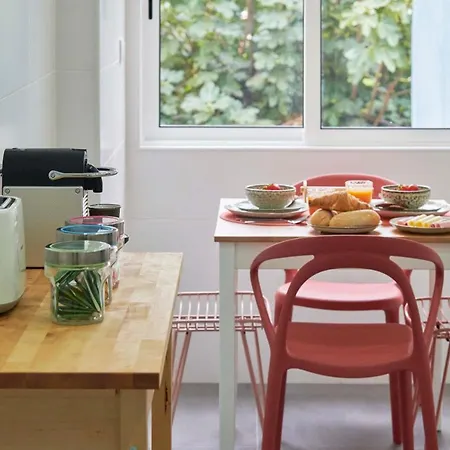 Spacious & Light-filled 4br By Timecoler * אמאדורה