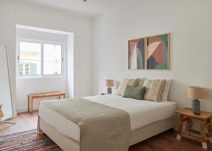 Apartament Spacious & Light-filled 4br By Timecoler