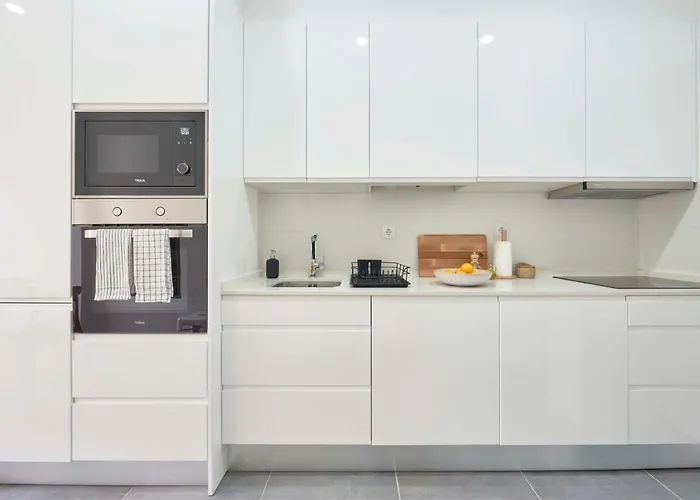 Spacious & Light-filled 4br By Timecoler Apartament Amadora