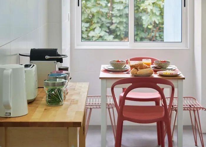 Spacious&light-filled 4br By Timecoler * Amadora